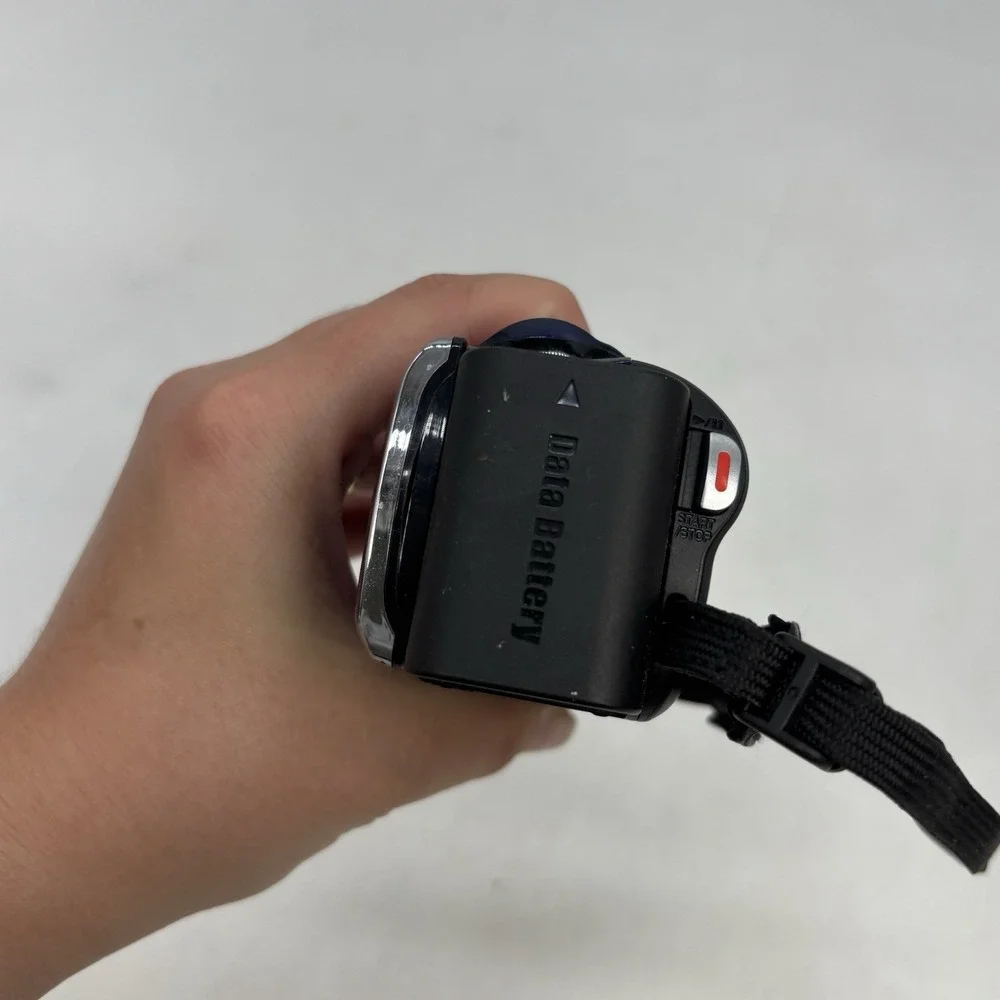 JVC Everio GZ-HM30AU CAMCORDER- 20X OPTICAL ZOOM- HD VIDEO Untested